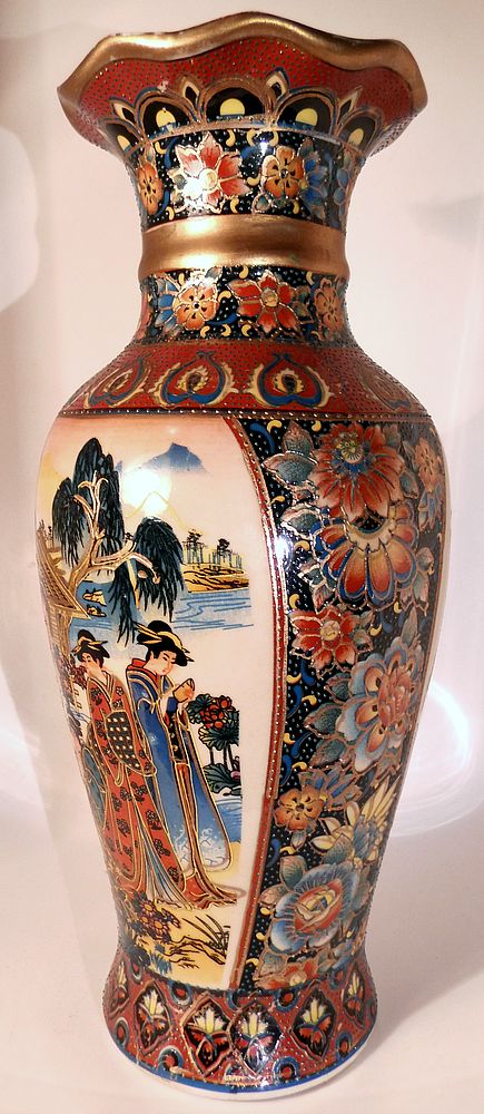 Čínská váza ručně malovaná, zlacená 250 mm